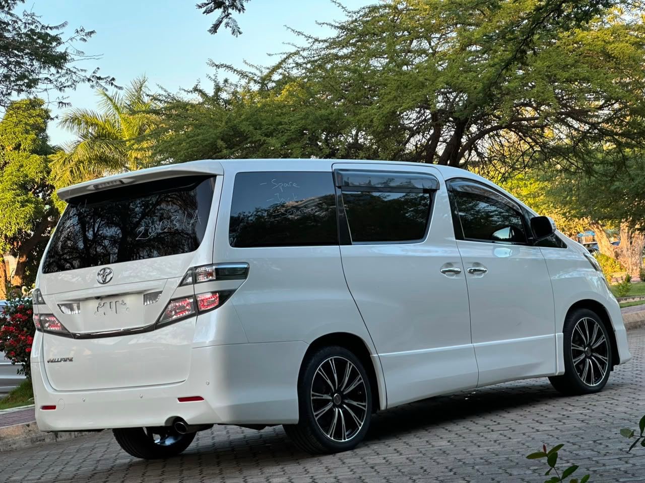 TOYOTA VELLFIRE thumbnail 8
